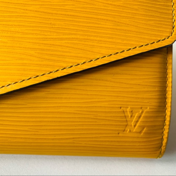 Louis Vuitton Epi Sarah Wallet - Picture 12 of 12